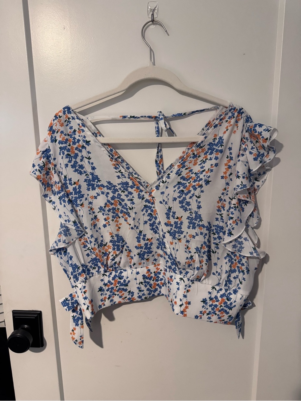 SHEIN White Cropped V‑Neck Top with Blue & Orange Floral Print